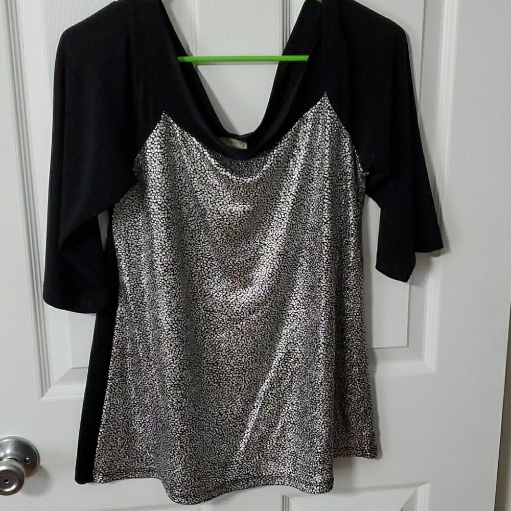 *Glittery 3/4 sleeve dress top